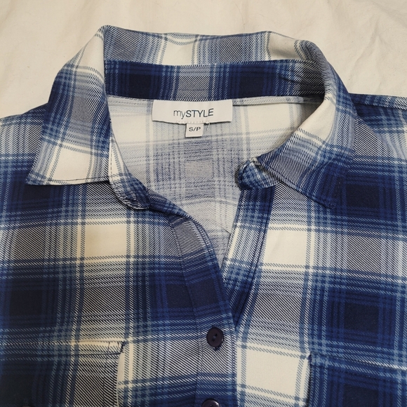 💲2️⃣ NWT My Style Blue & White Plaid Button-Up Shirt with Tie Front Sz Small - Picture 8 of 12